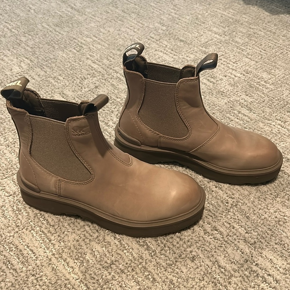 Sorel hi-line Chelsea boot
